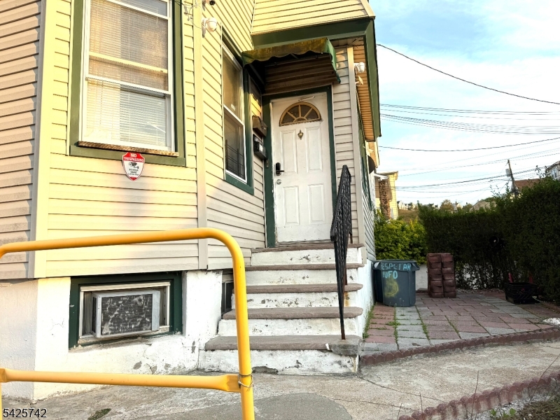 17 Quinn St Property Photo 3