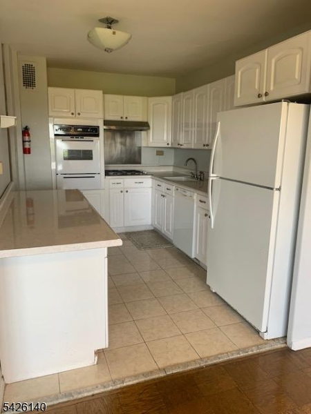 39 E 39th St 7r Property Photo 2