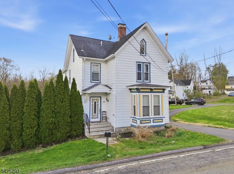10 Brighton Ave Property Photo 2