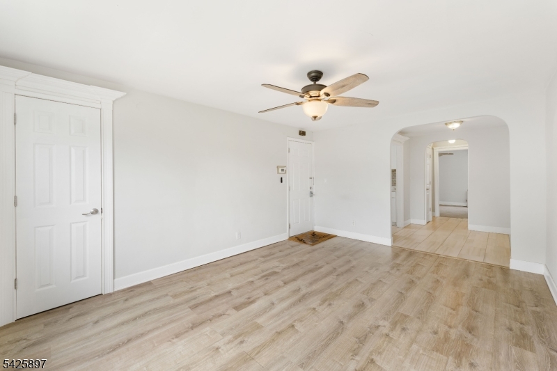 718 Thomas St Property Photo 5