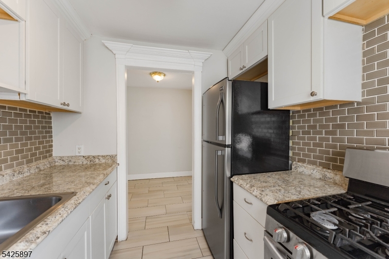 718 Thomas St Property Photo 14