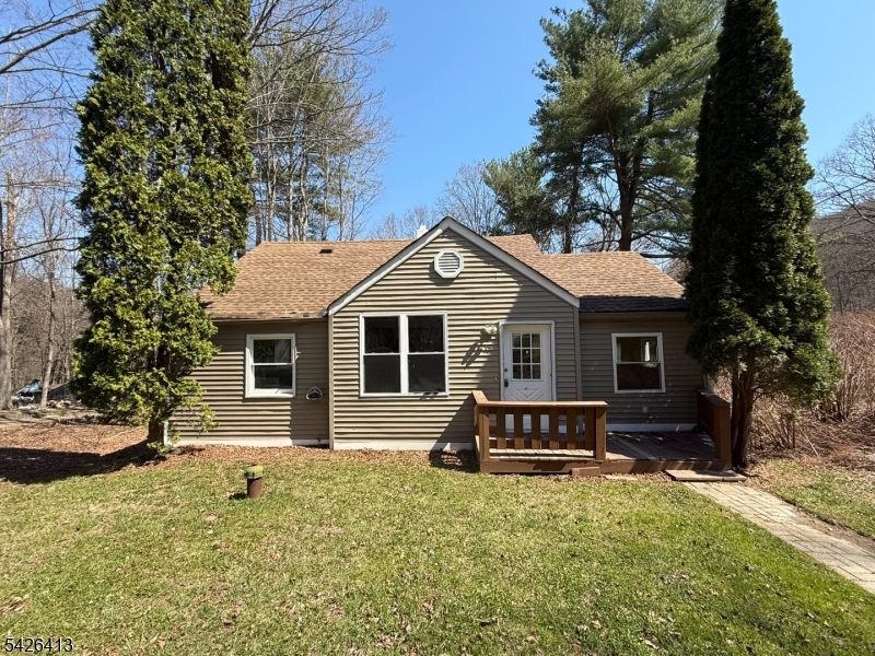 15 River Dr Property Photo 1