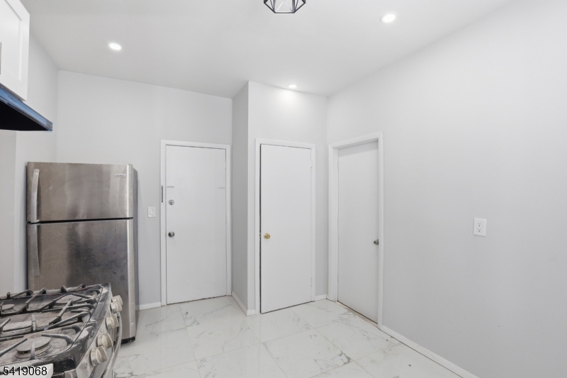 124 Paine Ave Property Photo 8
