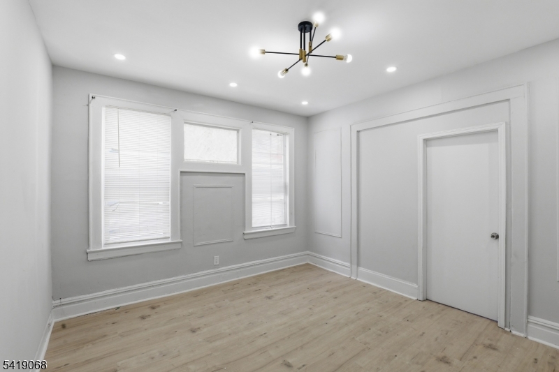 124 Paine Ave Property Photo 11