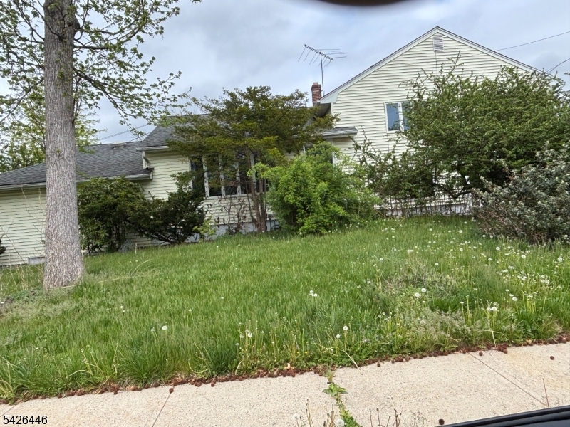 6 Grand St Property Photo 1