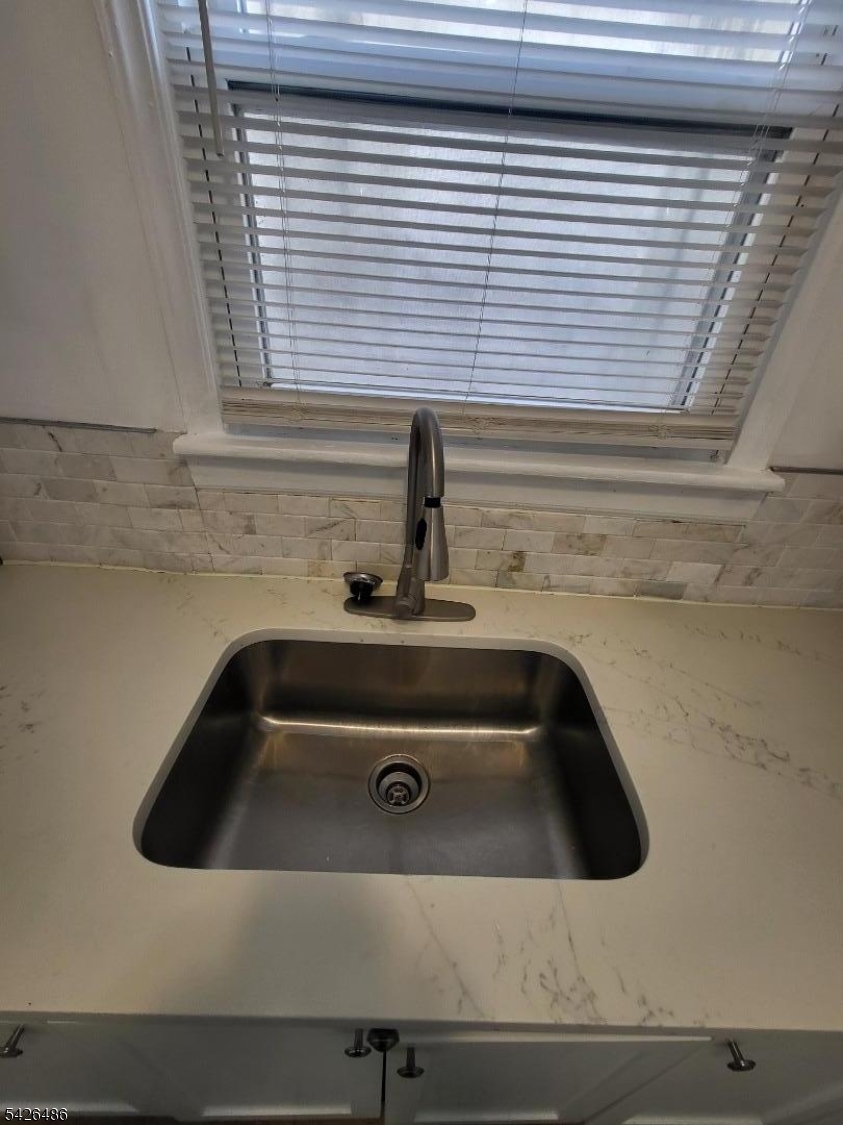 111 Pine St Property Photo 4