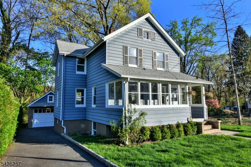 36 Hines Ave Property Photo 2