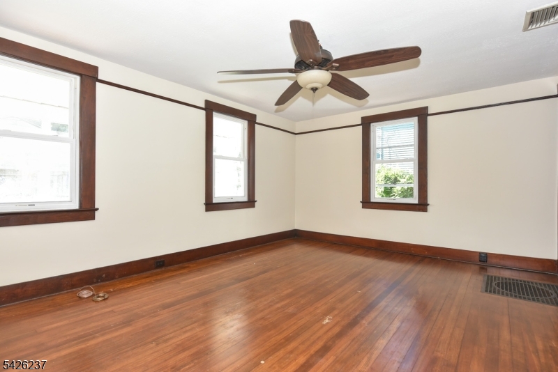 36 Hines Ave Property Photo 4