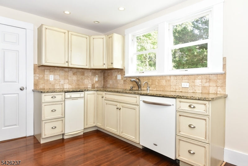 36 Hines Ave Property Photo 11