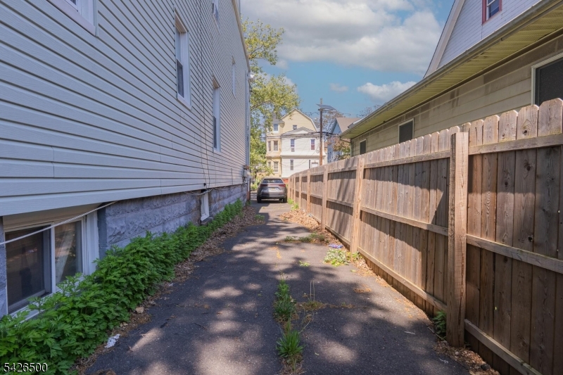 38 Eckert Ave Property Photo 44