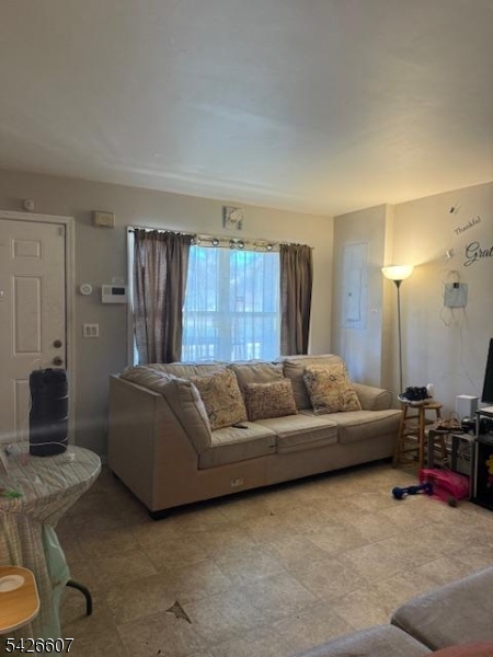 290 Bergen St 2 Property Photo 4