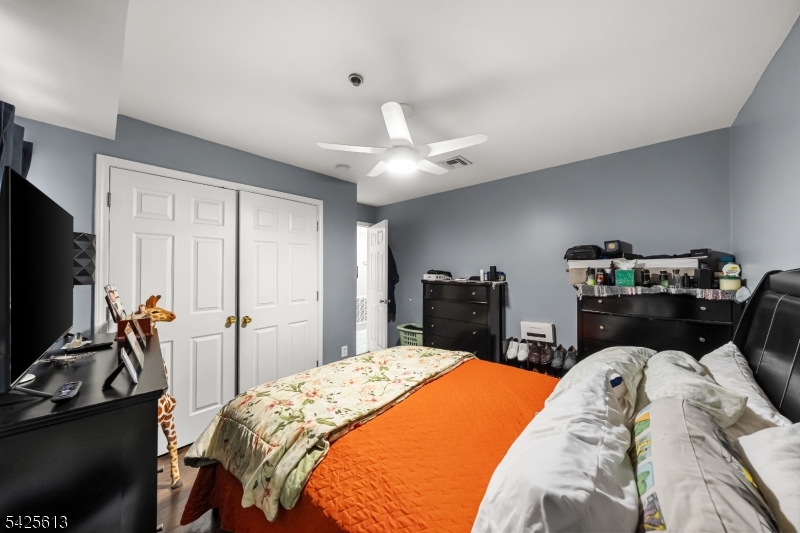 25 Norfolk St Property Photo 9