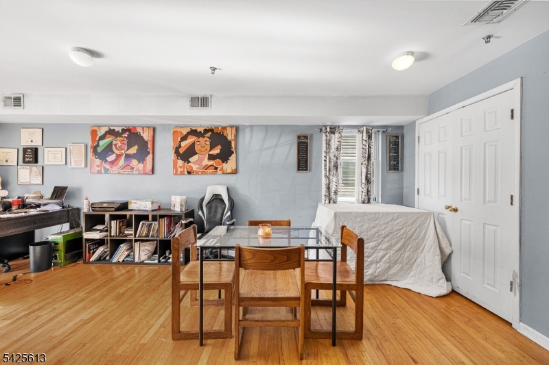 25 Norfolk St Property Photo 17