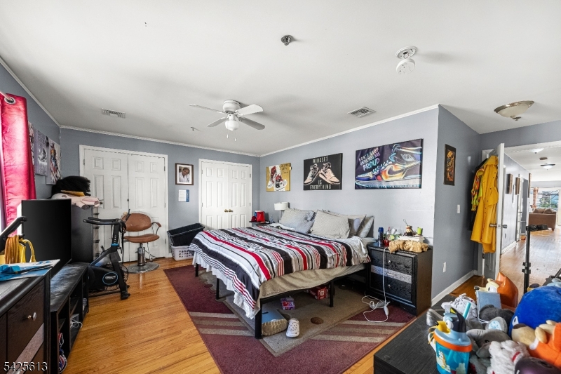 25 Norfolk St Property Photo 21