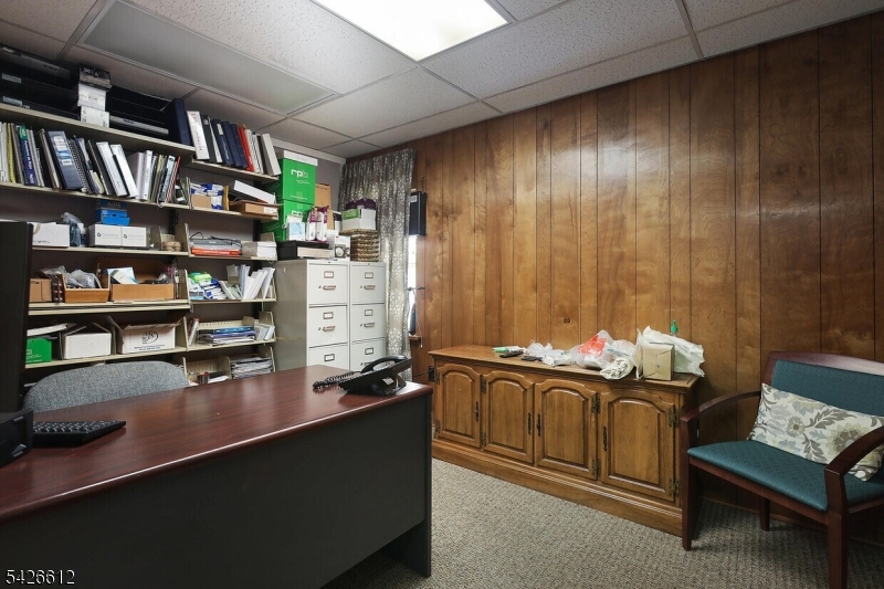 676 Amboy Ave Property Photo 10