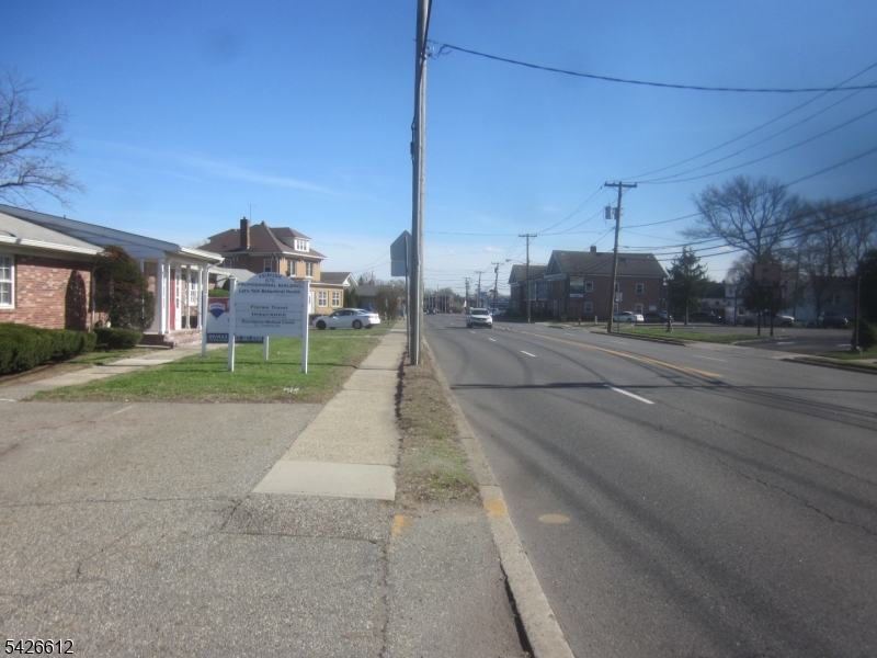 676 Amboy Ave Property Photo 18