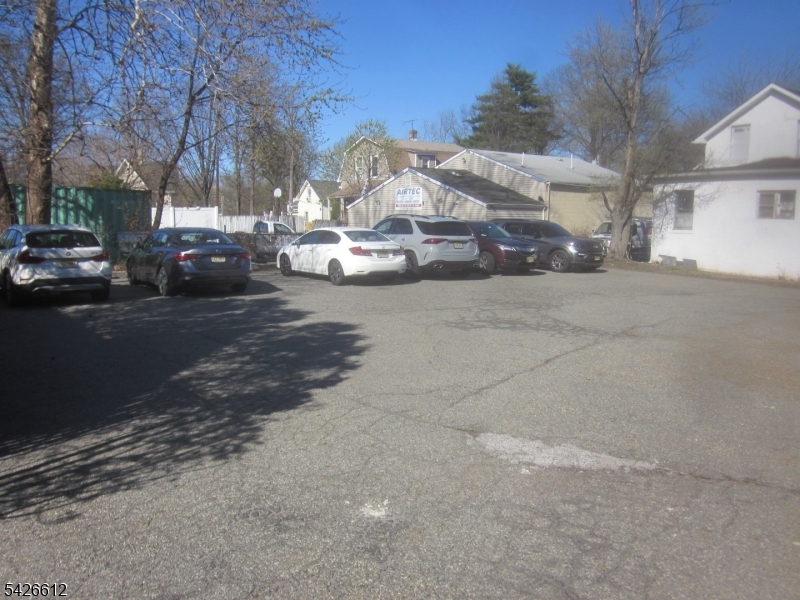 676 Amboy Ave Property Photo 19