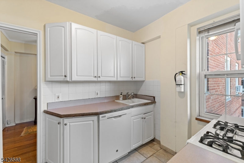 10 Crestmont Rd 3l Property Photo 18