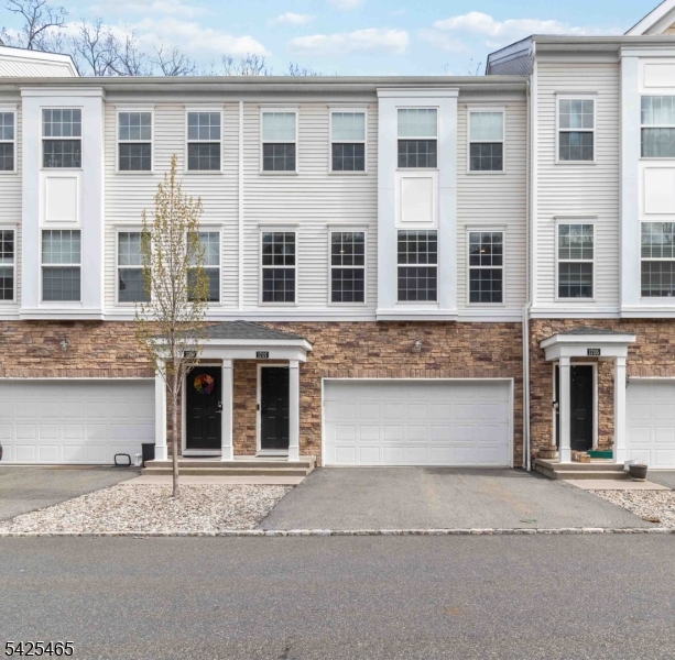 1707 Devon Ln Property Photo 1