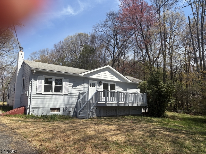 9 Thomas Dr Property Photo 1