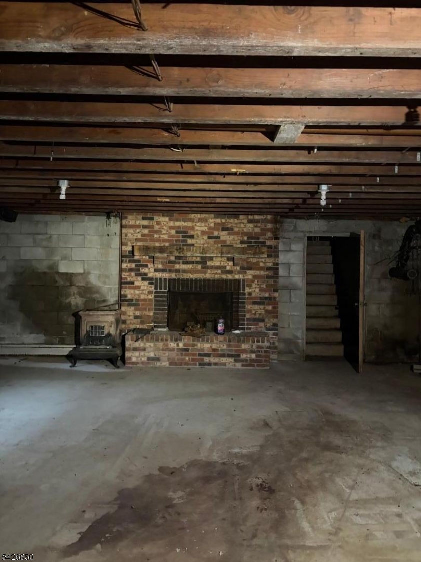 9 Thomas Dr Property Photo 2