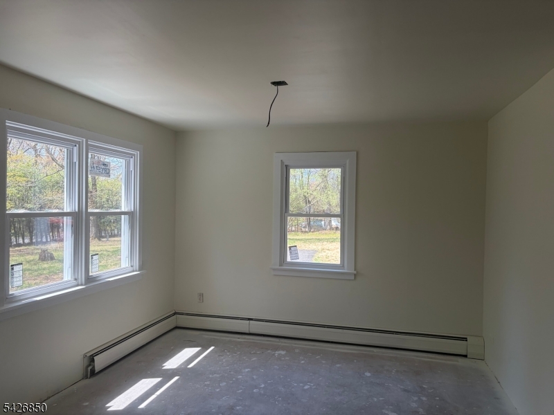 9 Thomas Dr Property Photo 4