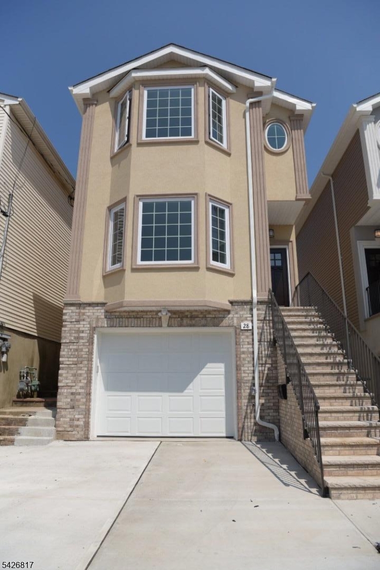 28 Davis St