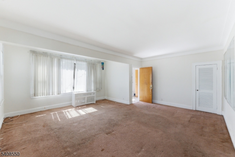 1602 Bayview Ave Property Photo 6