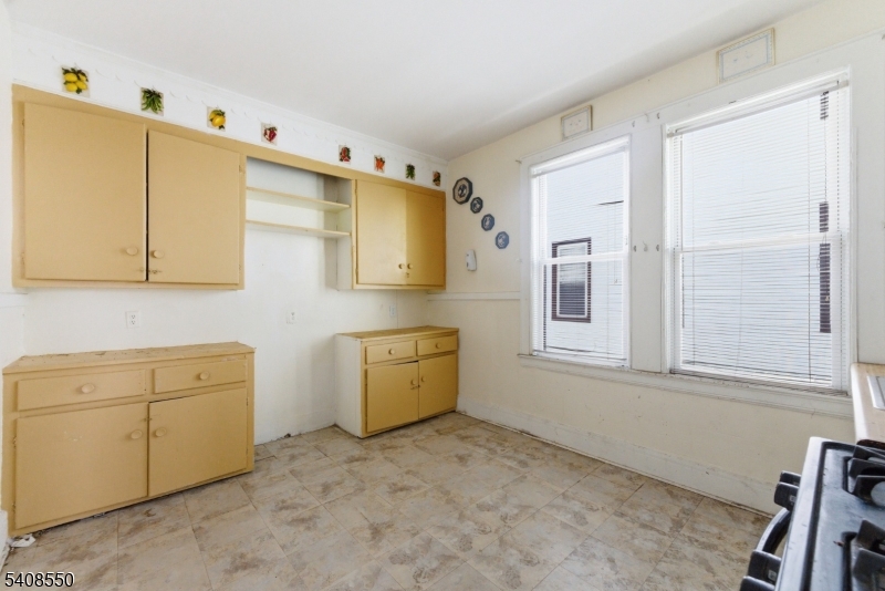 1602 Bayview Ave Property Photo 13