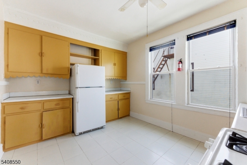 1602 Bayview Ave Property Photo 15