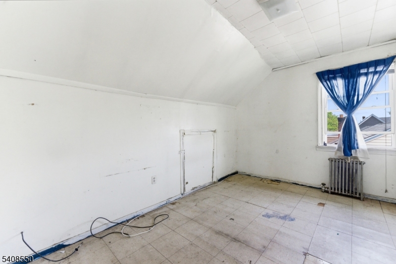 1602 Bayview Ave Property Photo 34