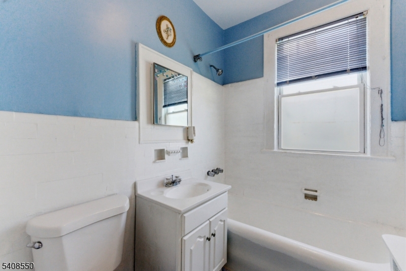 1602 Bayview Ave Property Photo 36