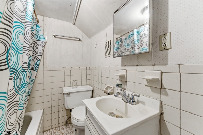 1602 Bayview Ave Property Photo 37