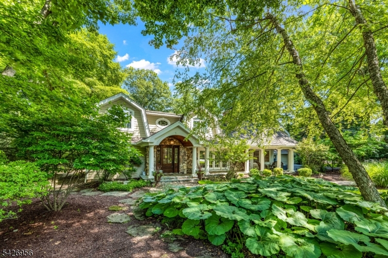 8 White Pine Rd Property Photo 2