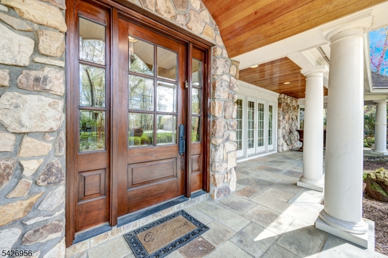 8 White Pine Rd Property Photo 4