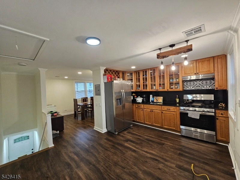 1605 North Wood Ave E2 Property Photo 1