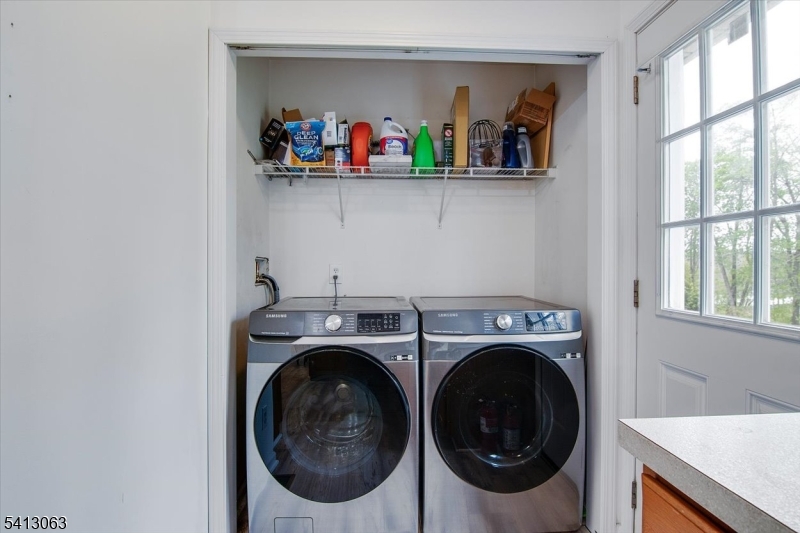 Oak St Property Photo 17