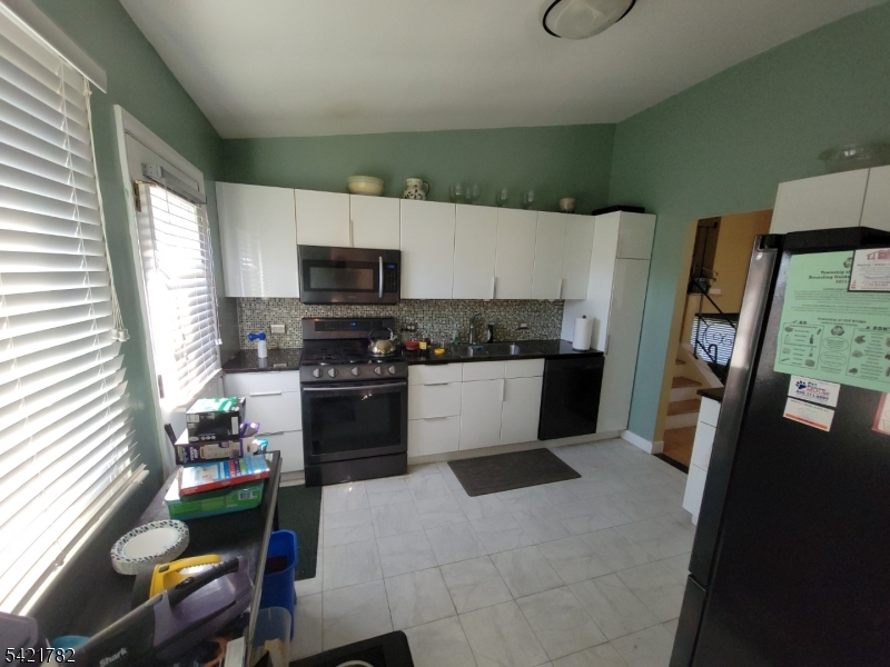 139 Throckmorton Ln Property Photo 5