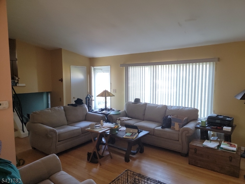 139 Throckmorton Ln Property Photo 6