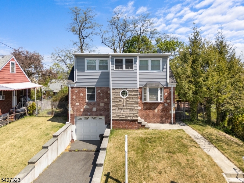 9 Leopold Ter Property Photo 1