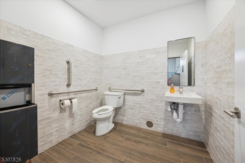 104 Readington Rd Property Photo 10