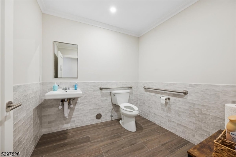 104 Readington Rd Property Photo 20