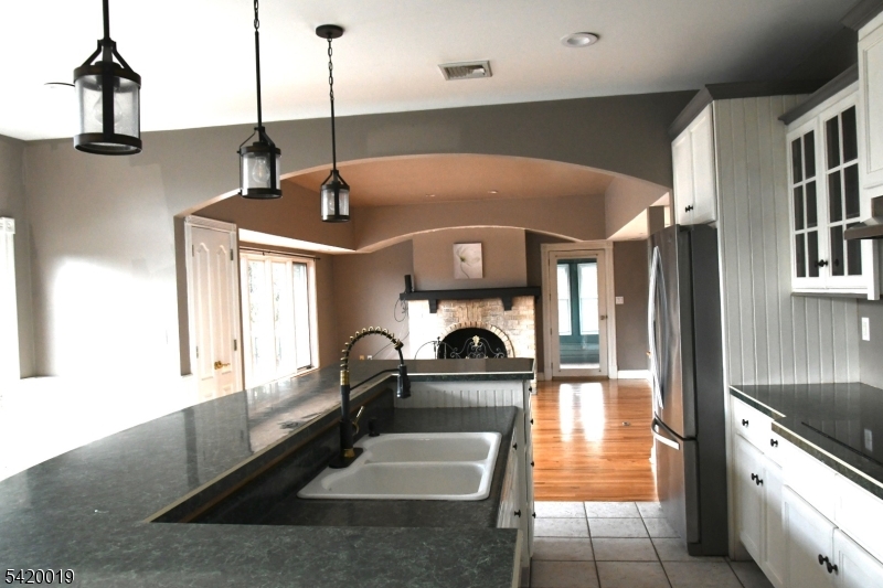 4 Highlands Ln Property Photo 8