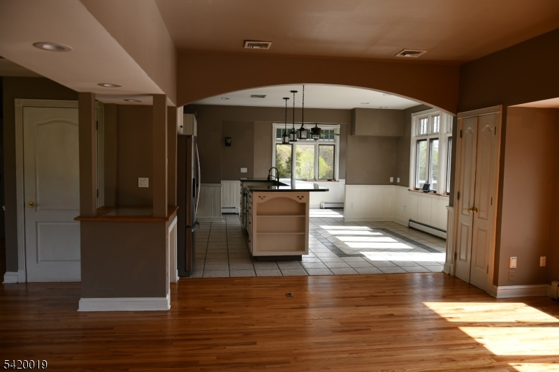 4 Highlands Ln Property Photo 9