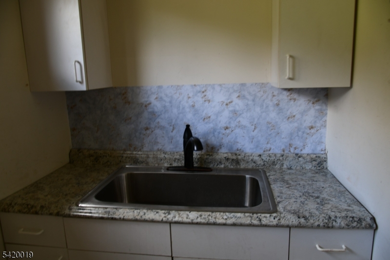 4 Highlands Ln Property Photo 16