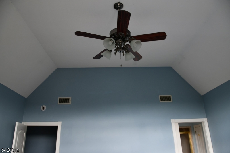 4 Highlands Ln Property Photo 25