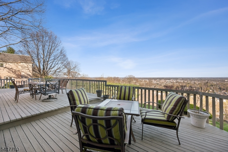 142 Deer Run Property Photo 38