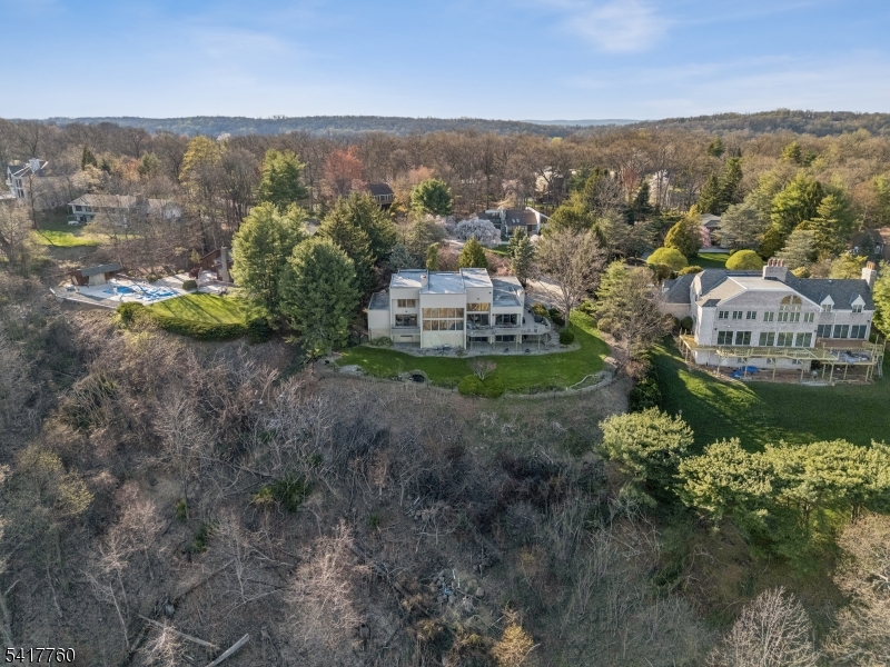 142 Deer Run Property Photo 45