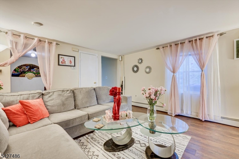 128 S Broadway Property Photo 3