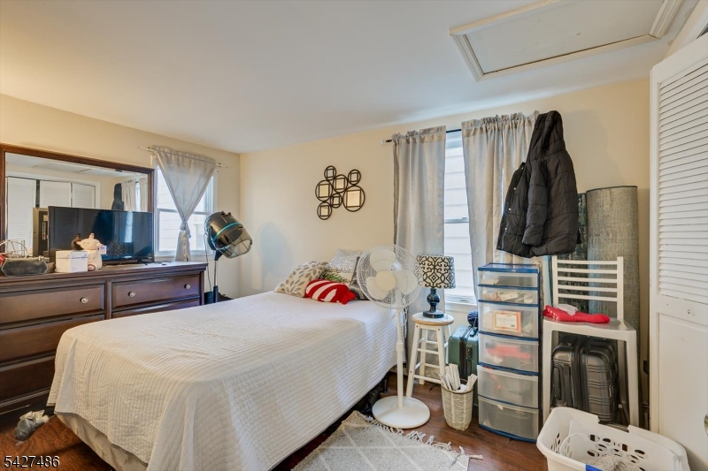 128 S Broadway Property Photo 15